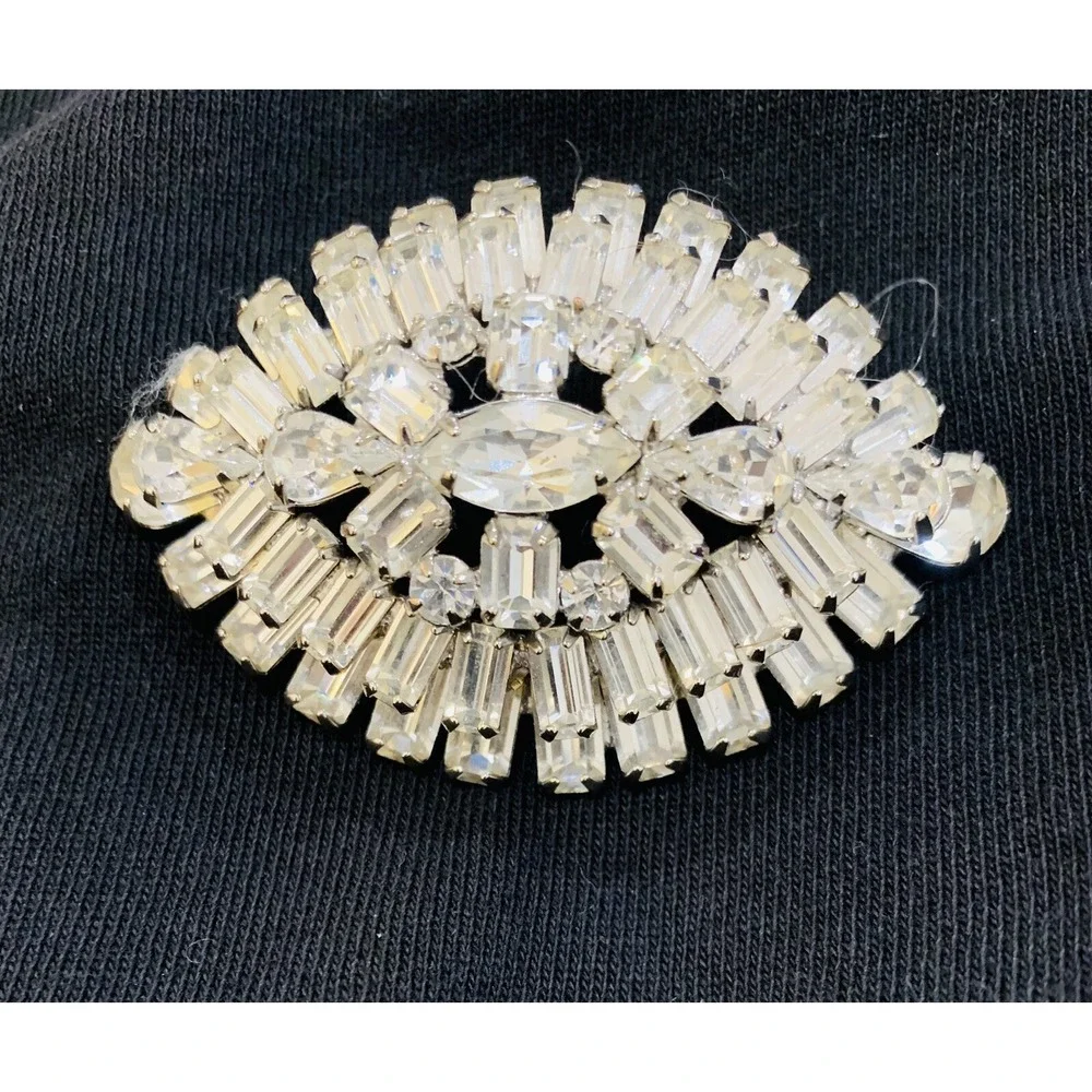 WEISS Crystal Faceted Marquis Shaped Brooch With Emerald, Pear & Baquette Stones